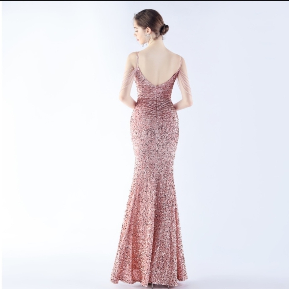 Elegant Sleeveless Sequin Wedding Dress - Picture 8 of 15